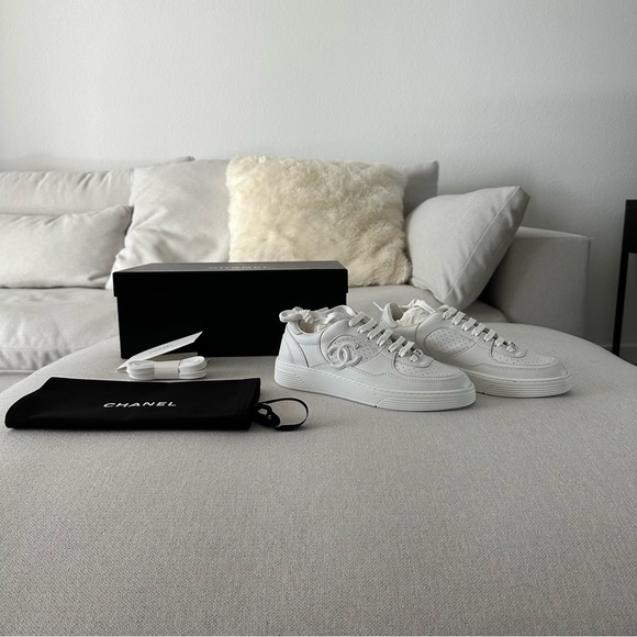 New Chanel Calfskin White Leather Sneakers 2023, Size 36.5 - Picture 2 of 5